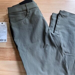 Lululemon ABC Slim Fit Warpstreme Pants Men’s 30x34 Olive / Casual Stretch